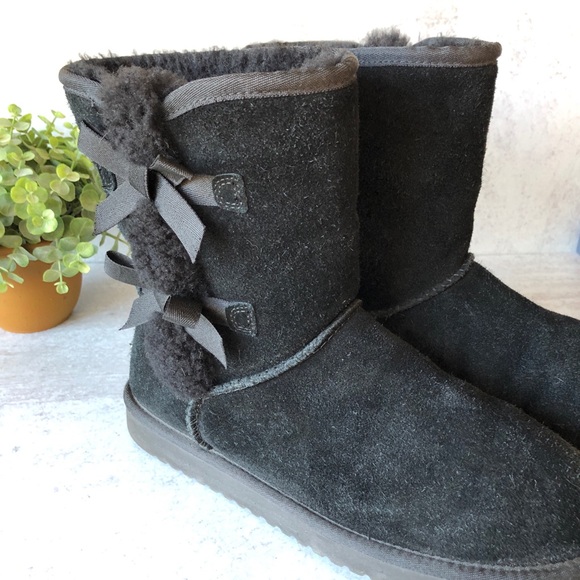Koolaburra by UGG Black Sherpa lined boot. 10 - Picture 3 of 8